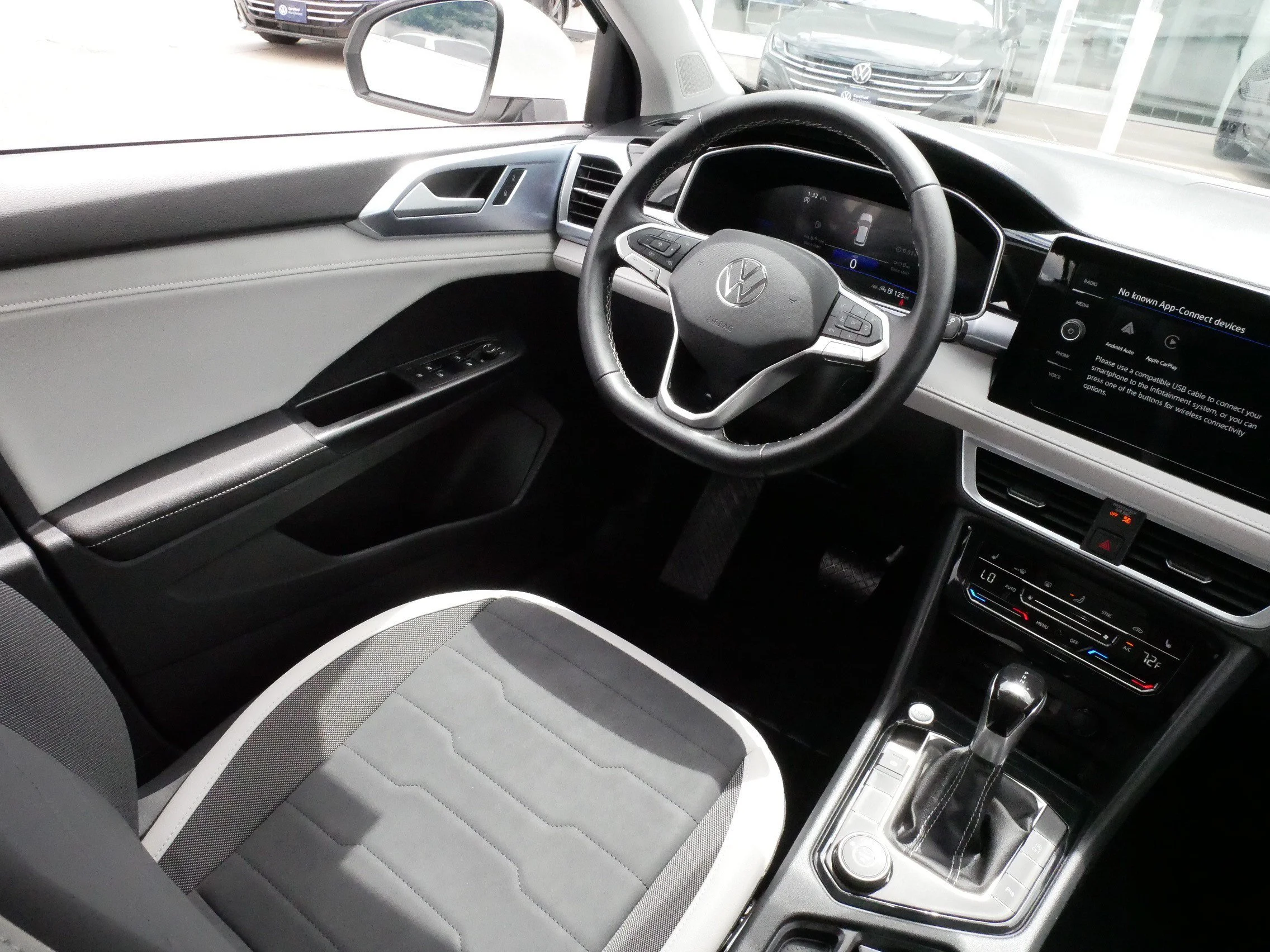Certified Used 2025 Pure White Volkswagen SE image 9