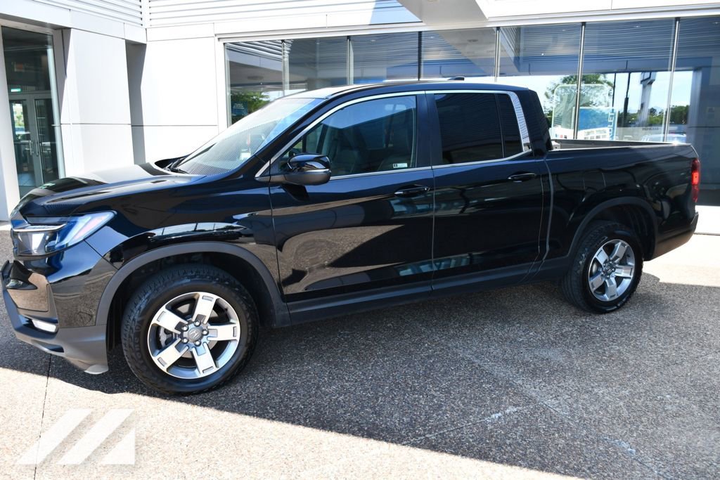 Used 2025 Black Honda RTL image 2