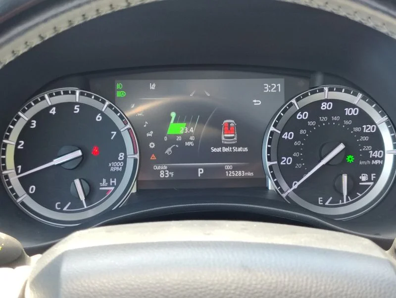 Used 2022 Silver Toyota XLE image 30