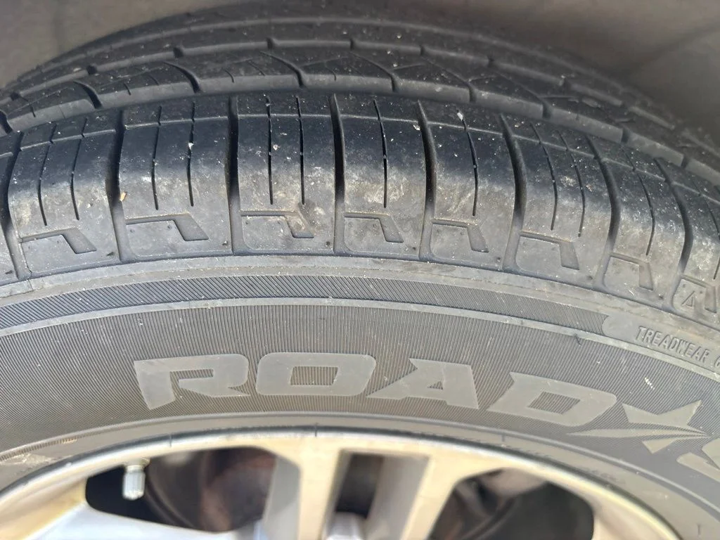 Used 2018 White Hyundai 2.4 Base image 11