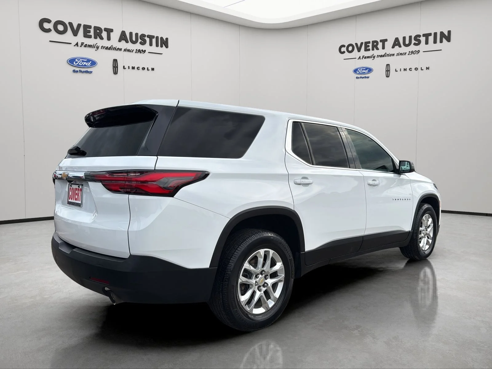 Used 2022 White Chevrolet LS image 5