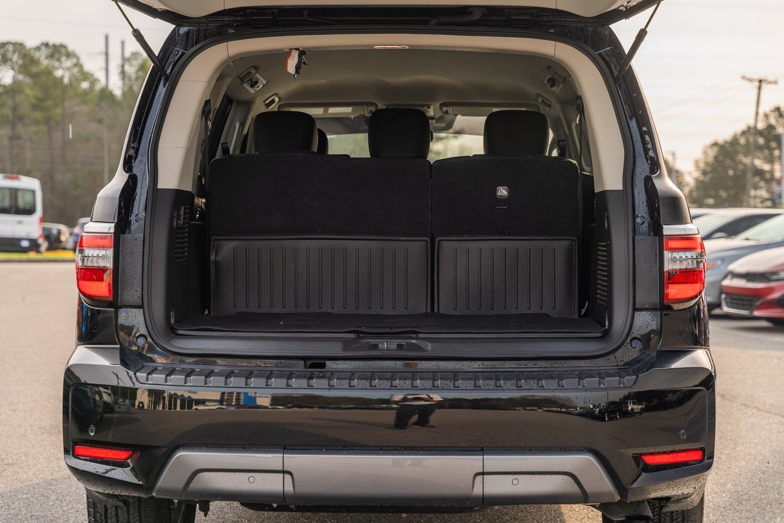 2023 Nissan Armada SV - Photo 16