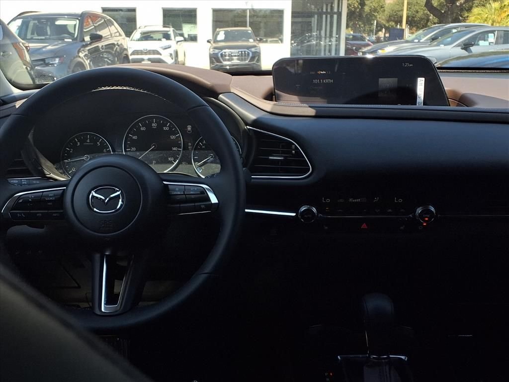 2025 Mazda CX-30 Premium - Photo 19