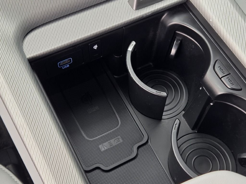 Used 2024 Abyss Black Hyundai SEL image 30