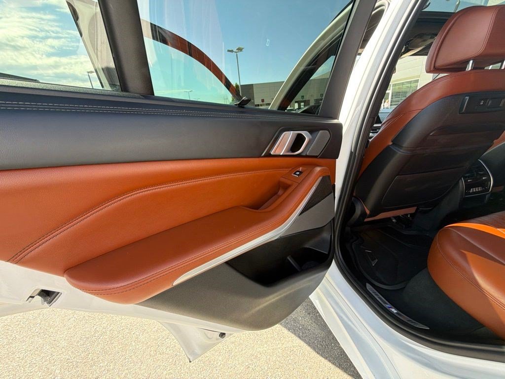 Used 2023 Mineral White Metallic BMW M50i image 20