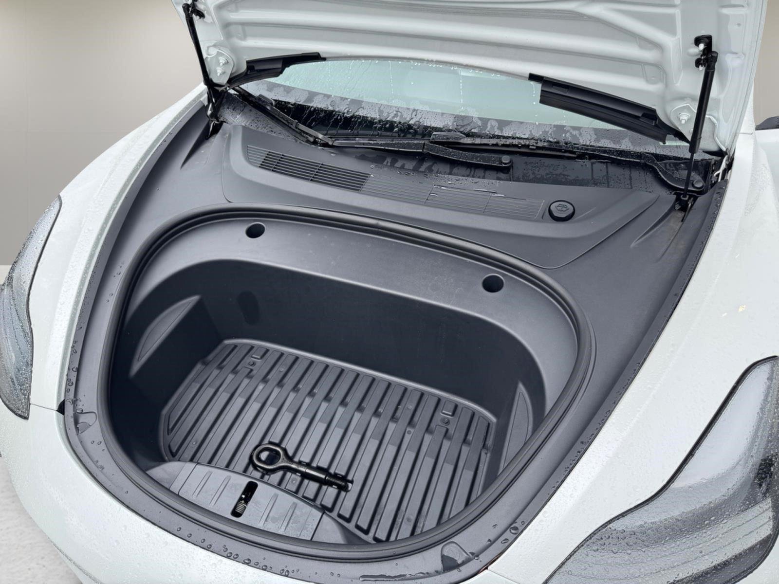 Used 2023  Tesla  image 29