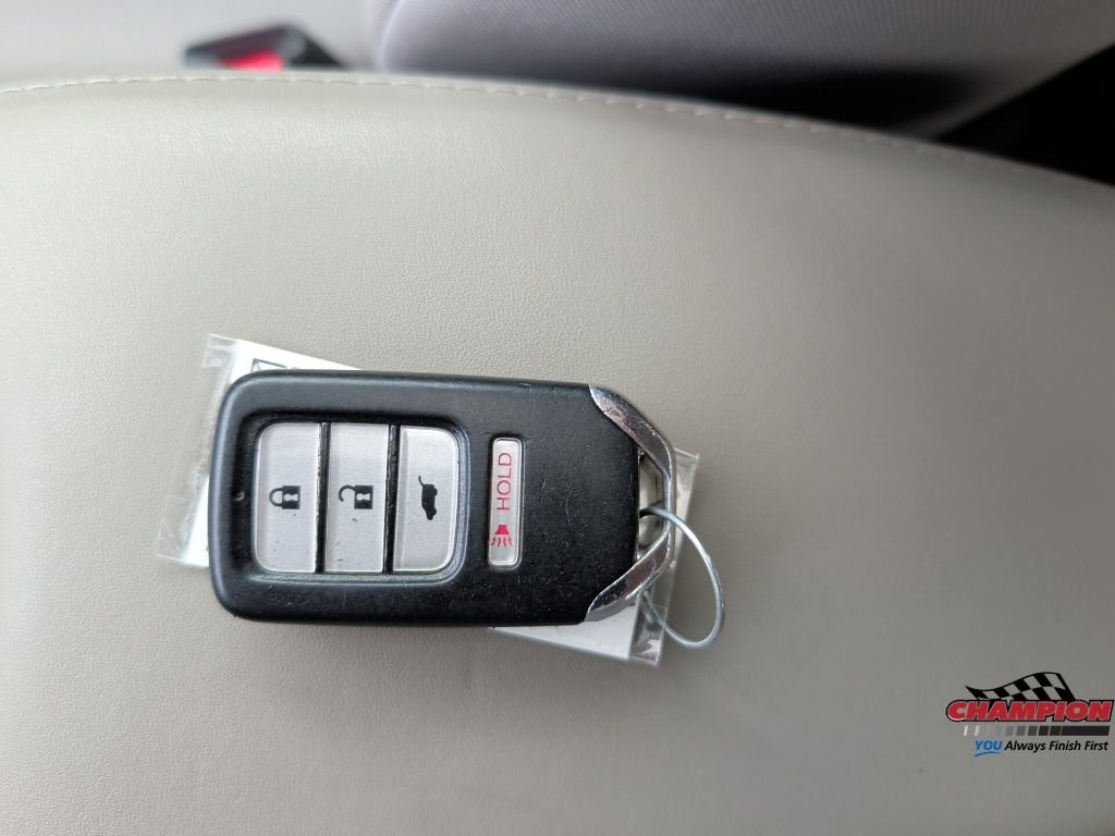 Used 2017  Honda EX image 29