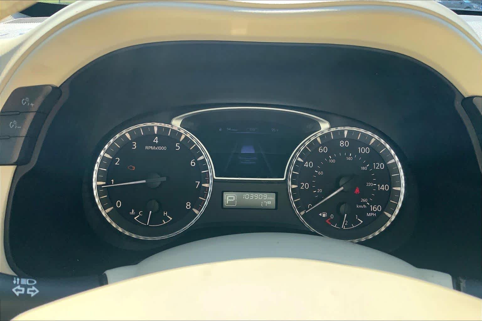Used 2014 Moonlight White INFINITI  image 22