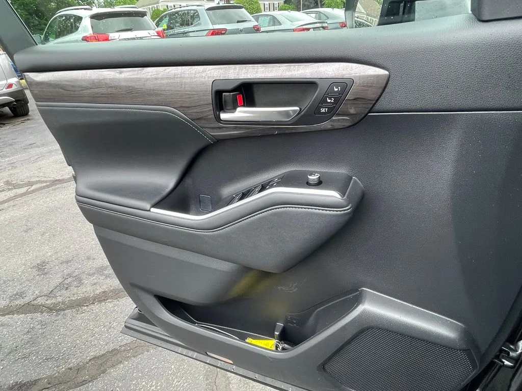 Used 2021 Gray Toyota Platinum image 9