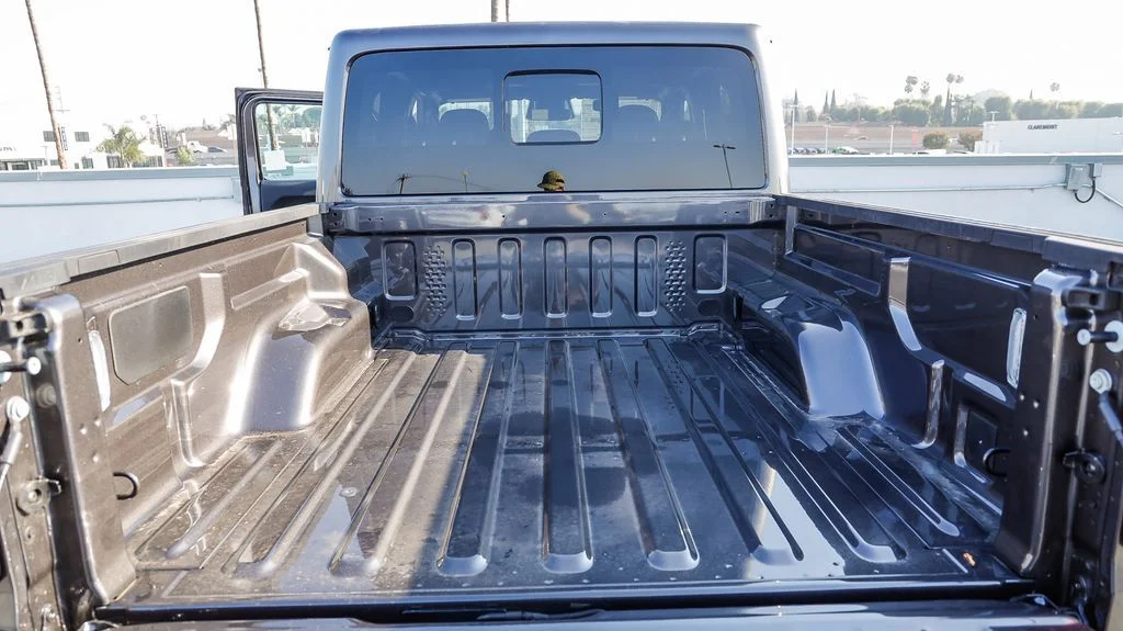New 2026 Gray Jeep 85th Anniversary Edition image 31