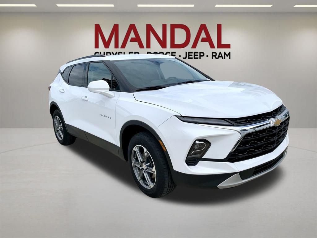 Used 2024 White Chevrolet LT image 4