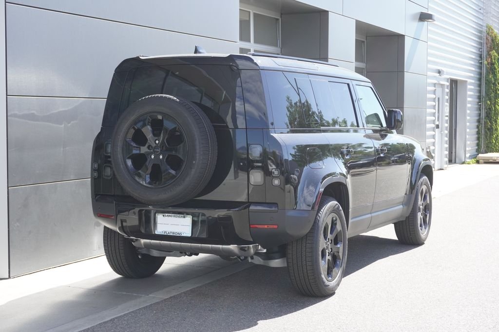 New 2026 Santorini Black Land Rover S image 2