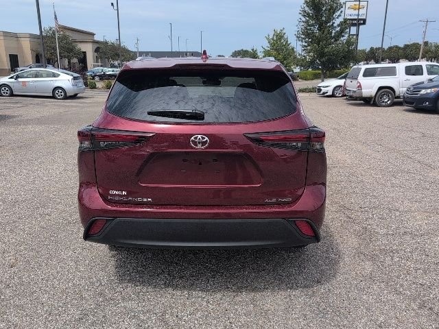 New 2026 Ruby Flare Pearl Toyota XLE image 18