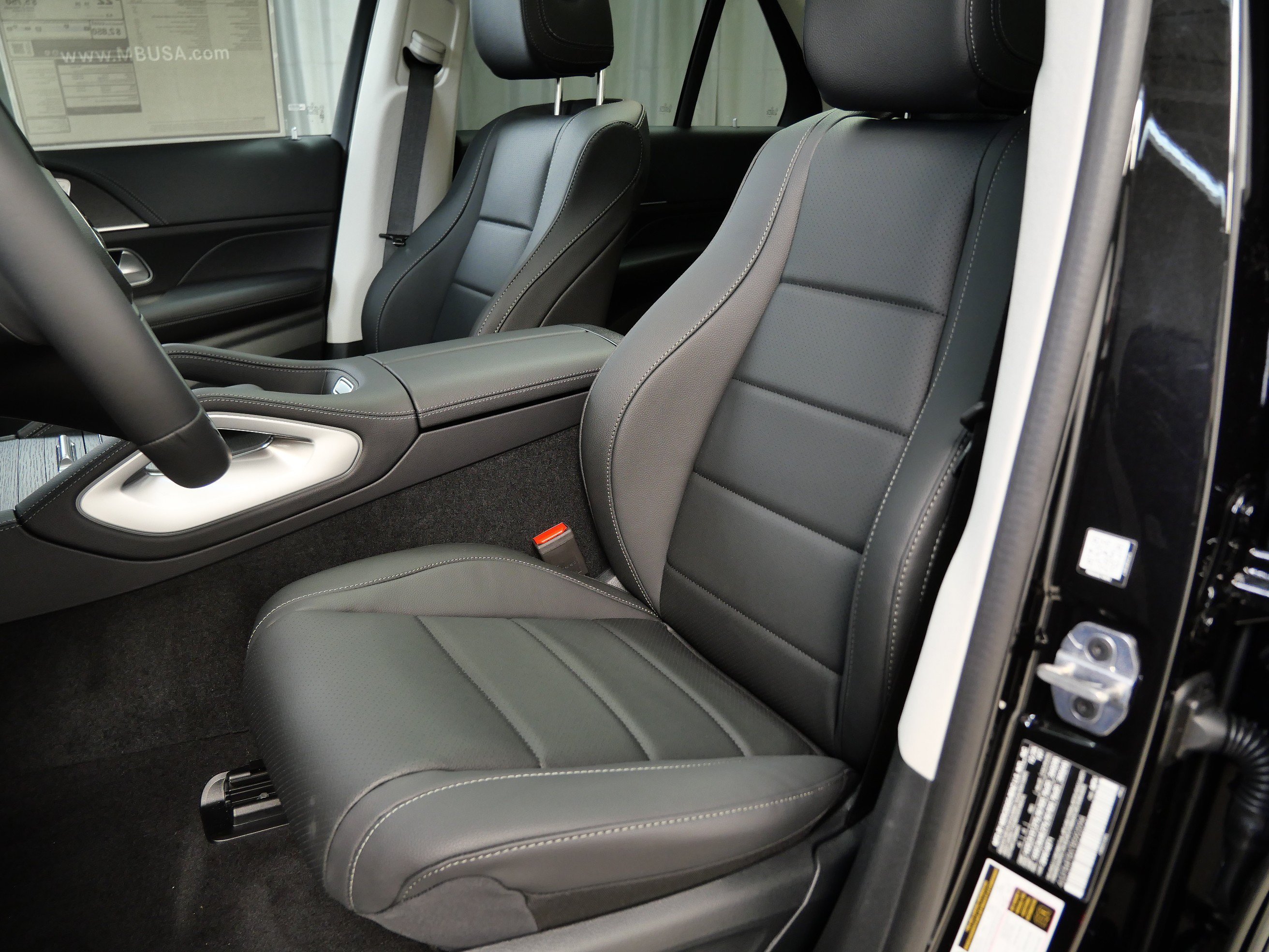 New 2026 Obsidian Black Metallic Mercedes-Benz GLE 350 image 3