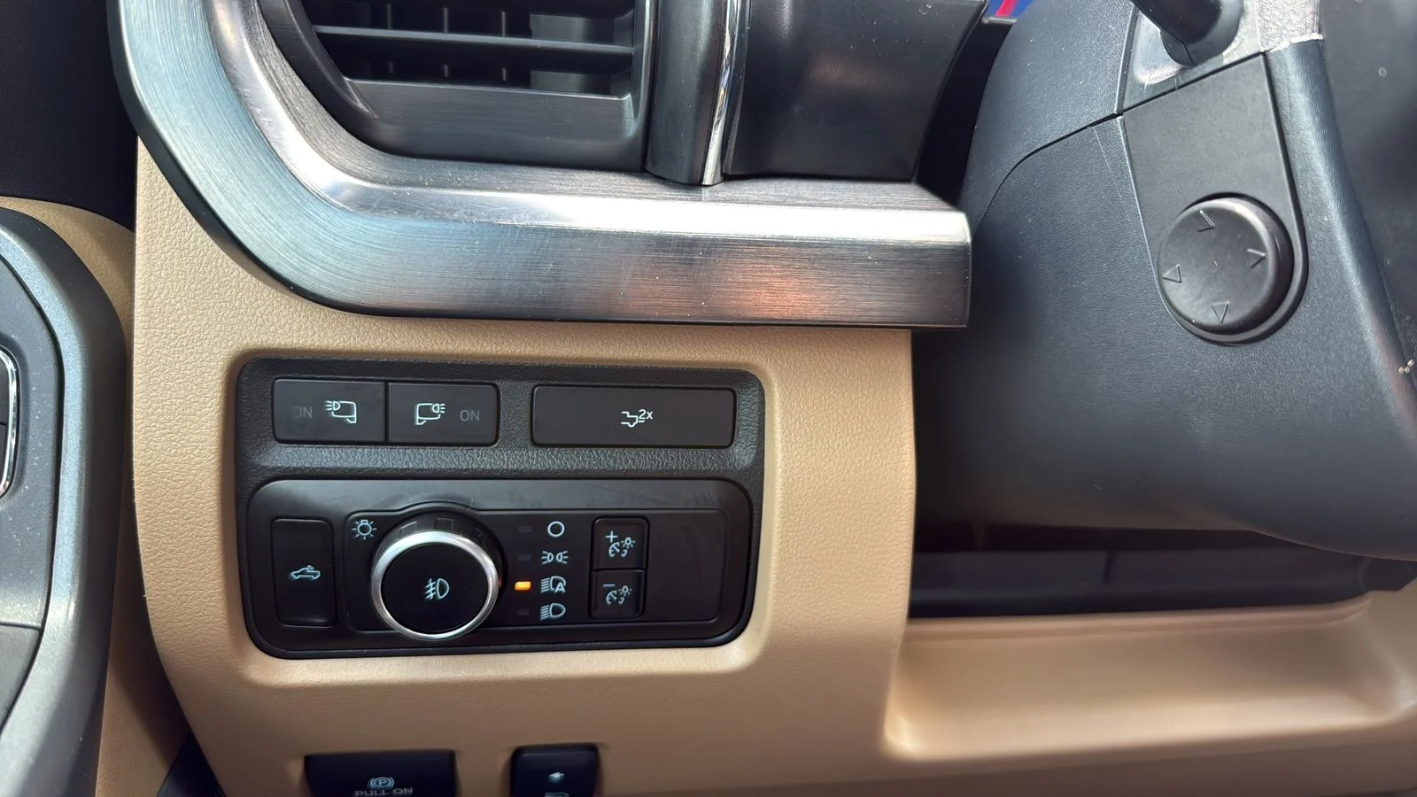 Used 2024 Brown Ford Lariat image 17
