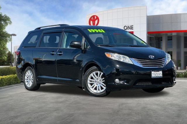 Used 2016 Toyota Sienna XLE with VIN 5TDYK3DC0GS746037 for sale in Oakland, CA
