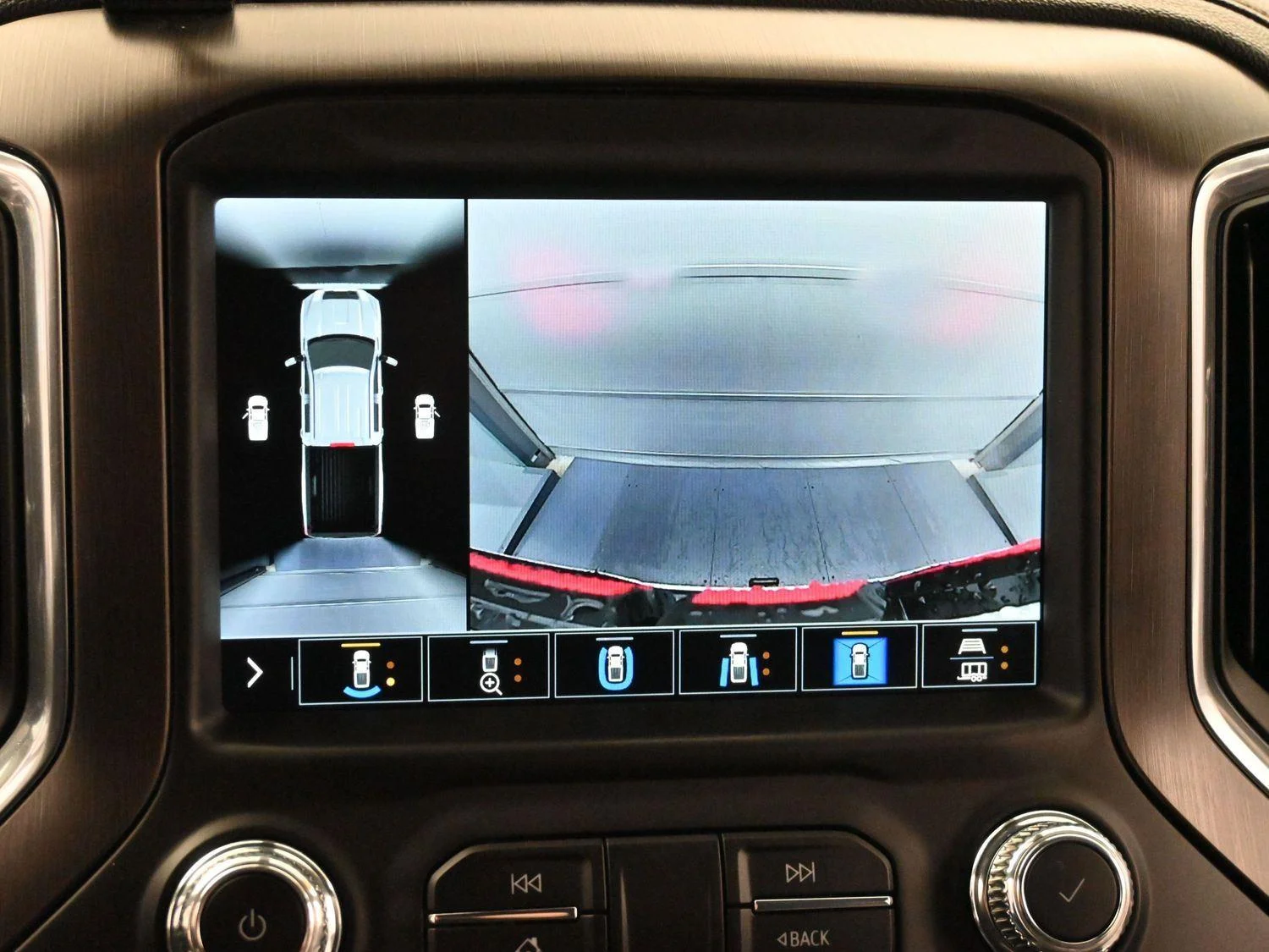 Used 2022 Summit White GMC AT4 image 23