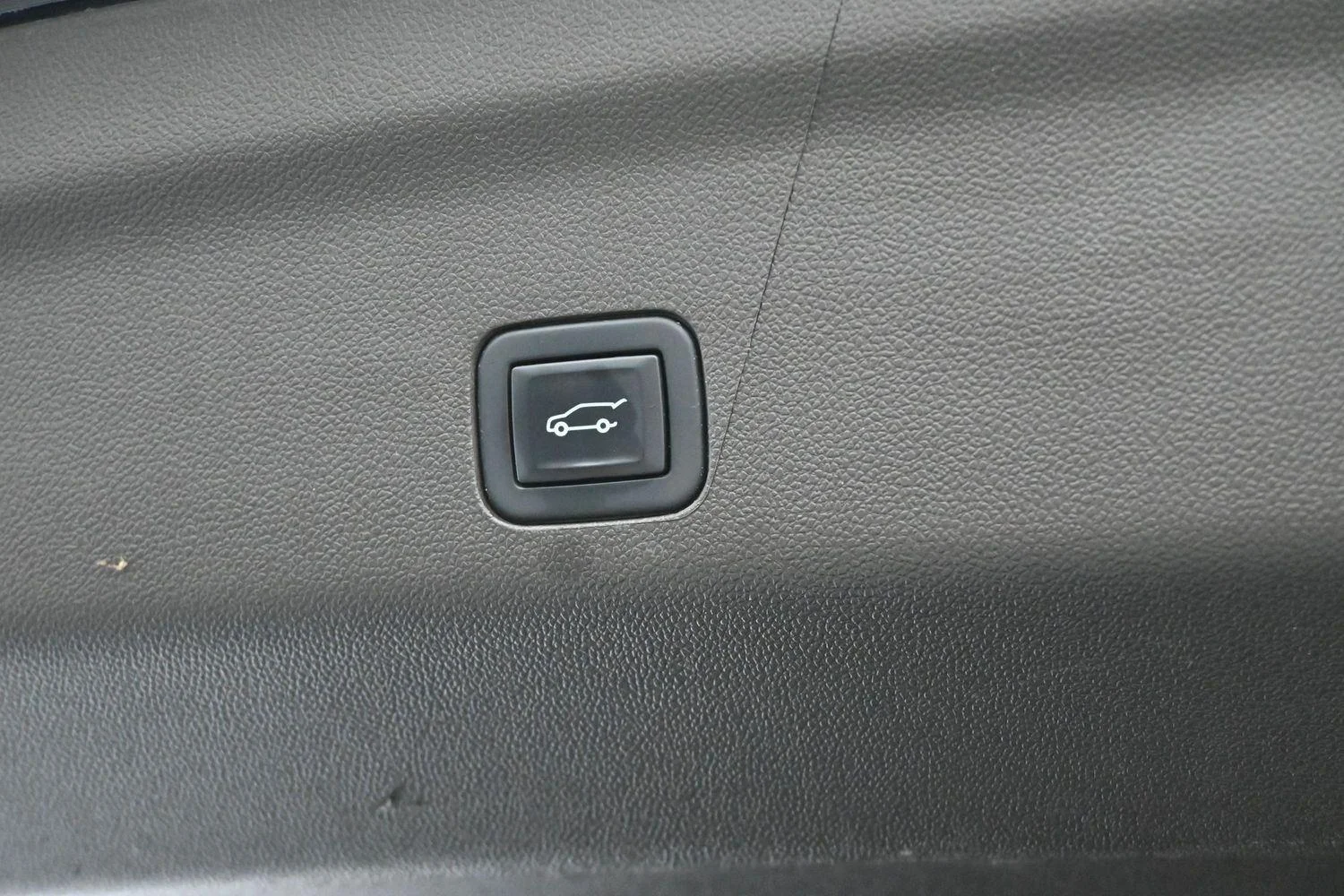 Used 2022 Black Raven Cadillac Sport image 12