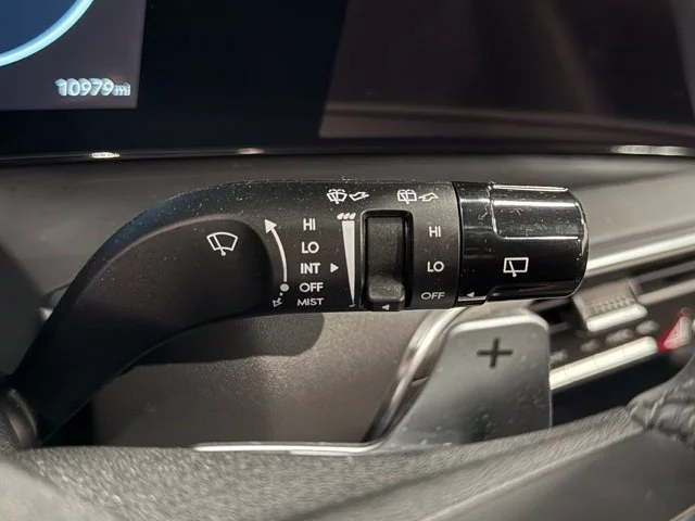 Used 2026 Red Hyundai SEL Convenience image 17