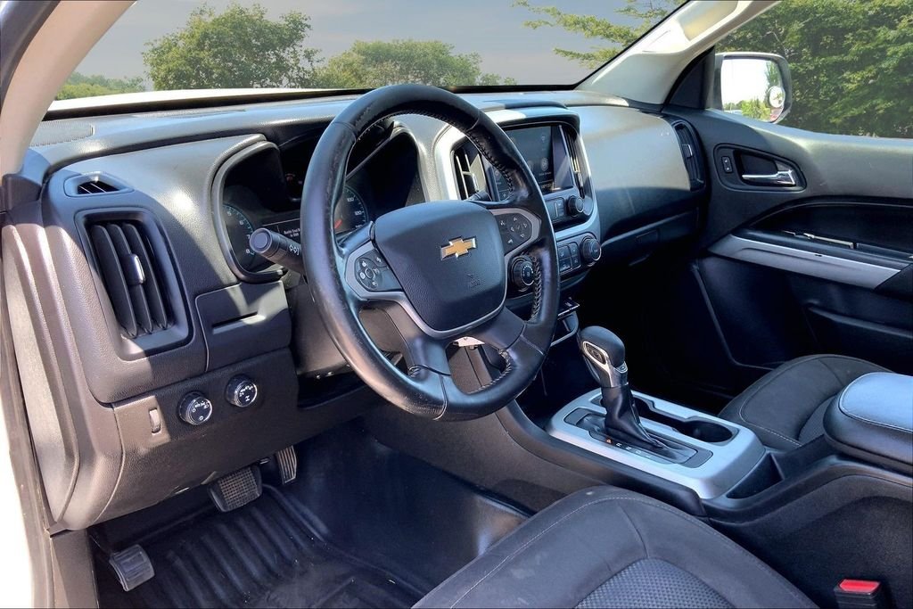 Used 2022 White Chevrolet LT image 13