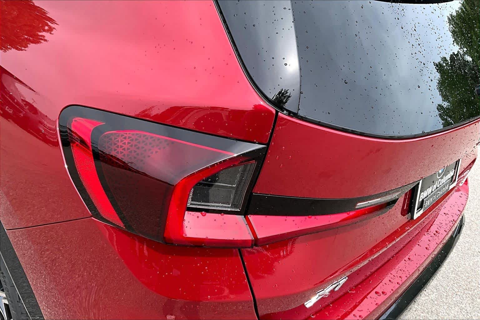 Used 2026 Vegas Red Metallic BMW xDrive28i image 14