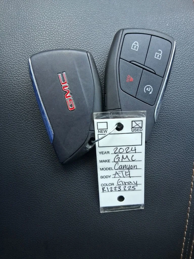 Used 2024 Sterling Metallic GMC AT4 image 27