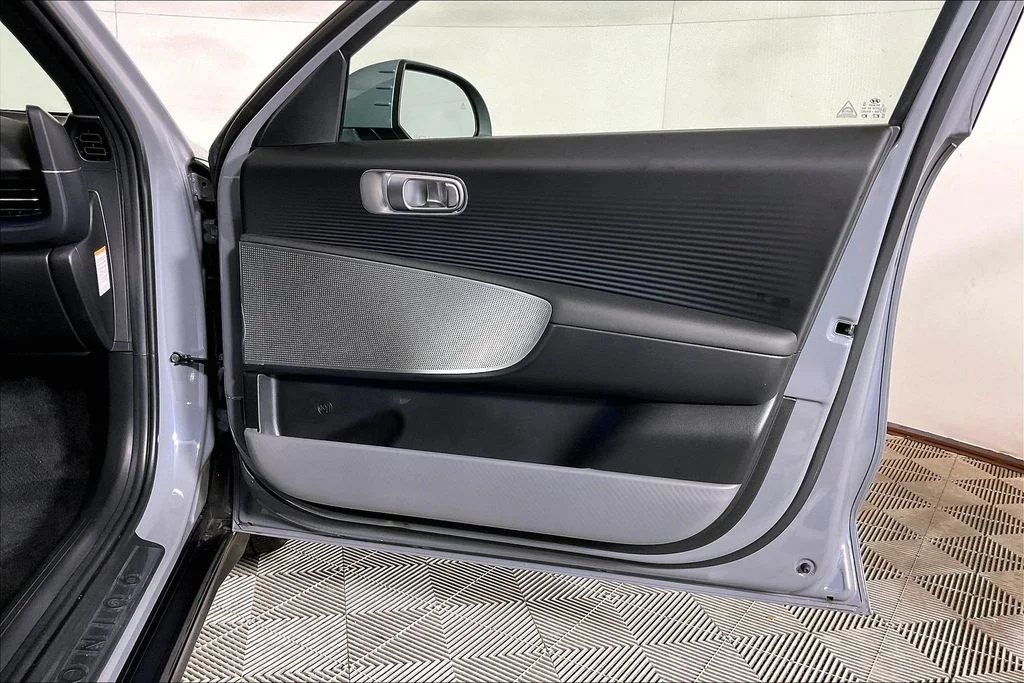 Used 2025 Blue Hyundai SEL image 23