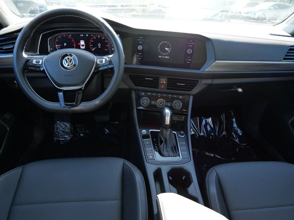 Used 2021 Black Volkswagen SEL image 14