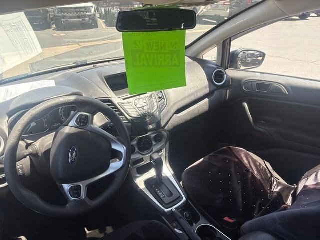 Used 2019 Shadow Black Ford SE image 6