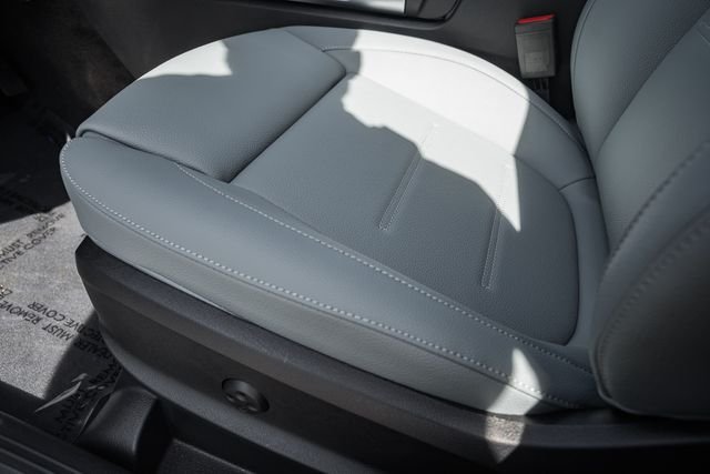 New 2026 Polar White Mercedes-Benz GLB 250 image 37