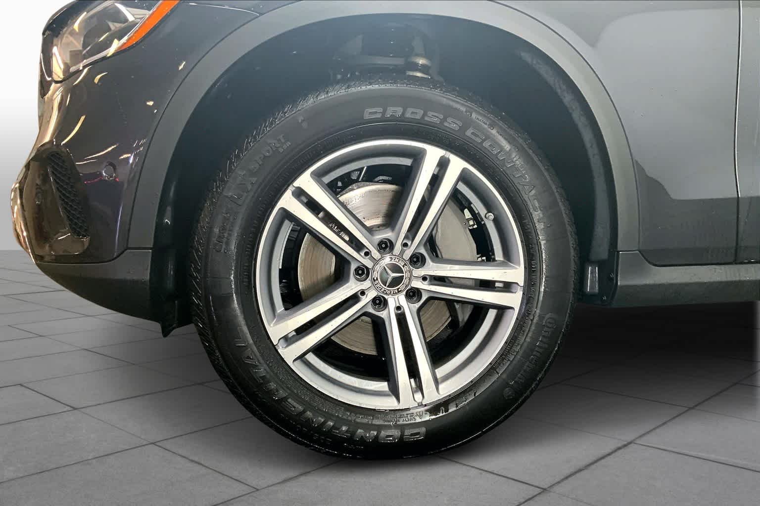Used 2021 Graphite Grey Metallic Mercedes-Benz GLC 300 image 11