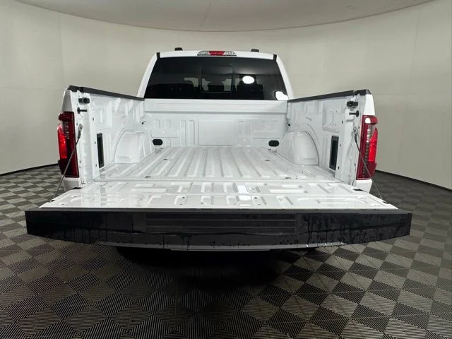 New 2026 Oxford White Ford XLT image 20