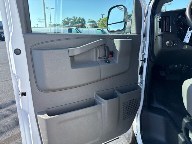 2025 Chevrolet Express Cargo Work Van - Photo 14