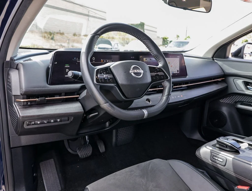 Used 2023 Blue Nissan ENGAGE image 14