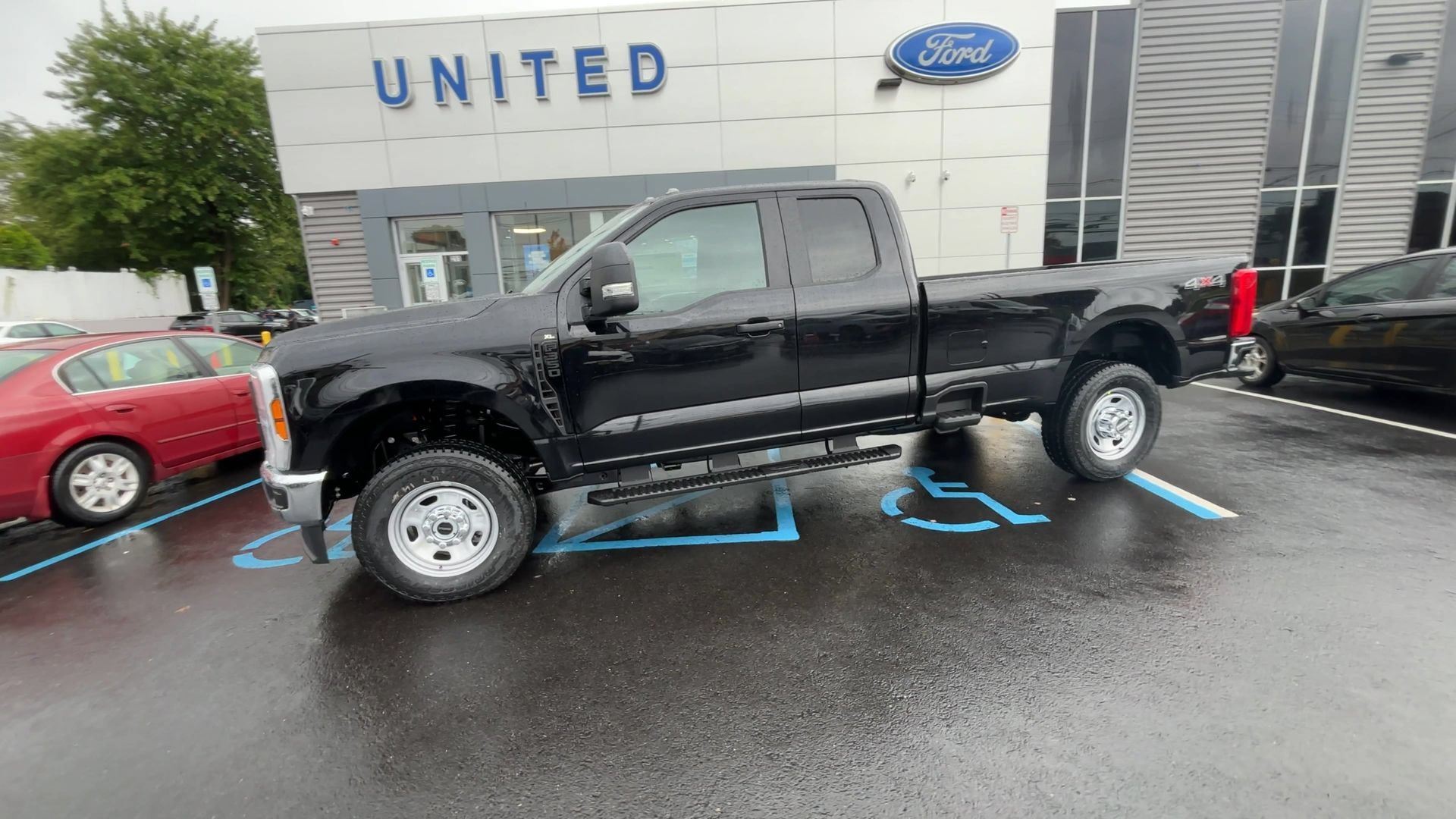 New 2027 Agate Black Metallic Ford F-350® XL image 4