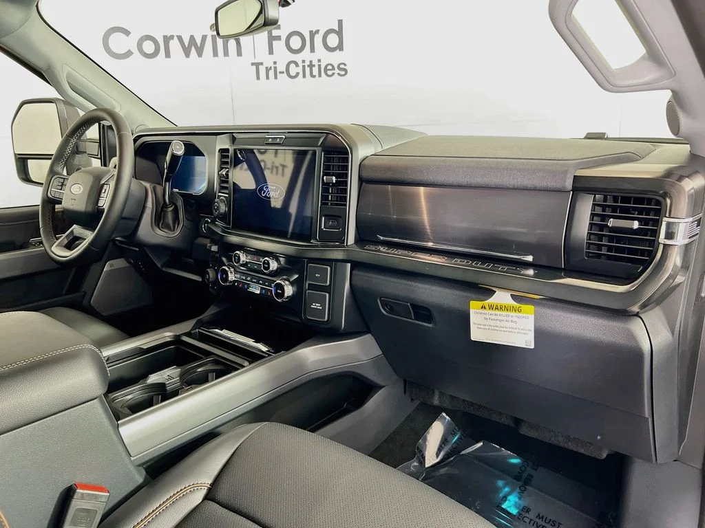 New 2026 Star White Metallic Tri-Coat Ford Lariat image 31