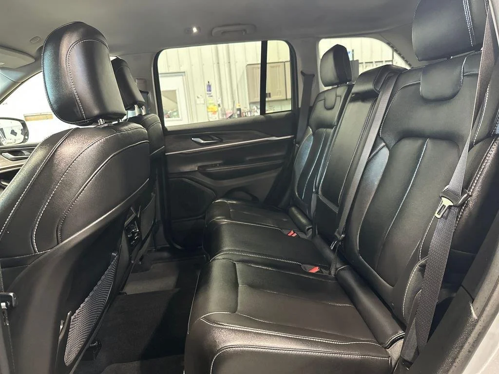 Used 2024 Silver Zynith Jeep Limited image 30