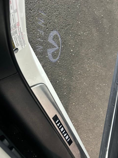 Used 2019 White INFINITI Red Sport 400 image 37