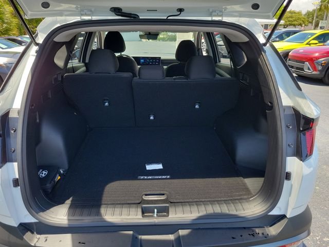 2025 Hyundai Tucson SE - Photo 8