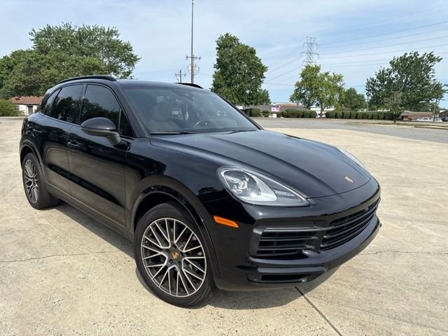 Used 2019  Porsche Base image 4