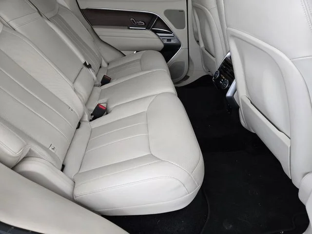 2023 Land Rover Range Rover SE - Photo 17