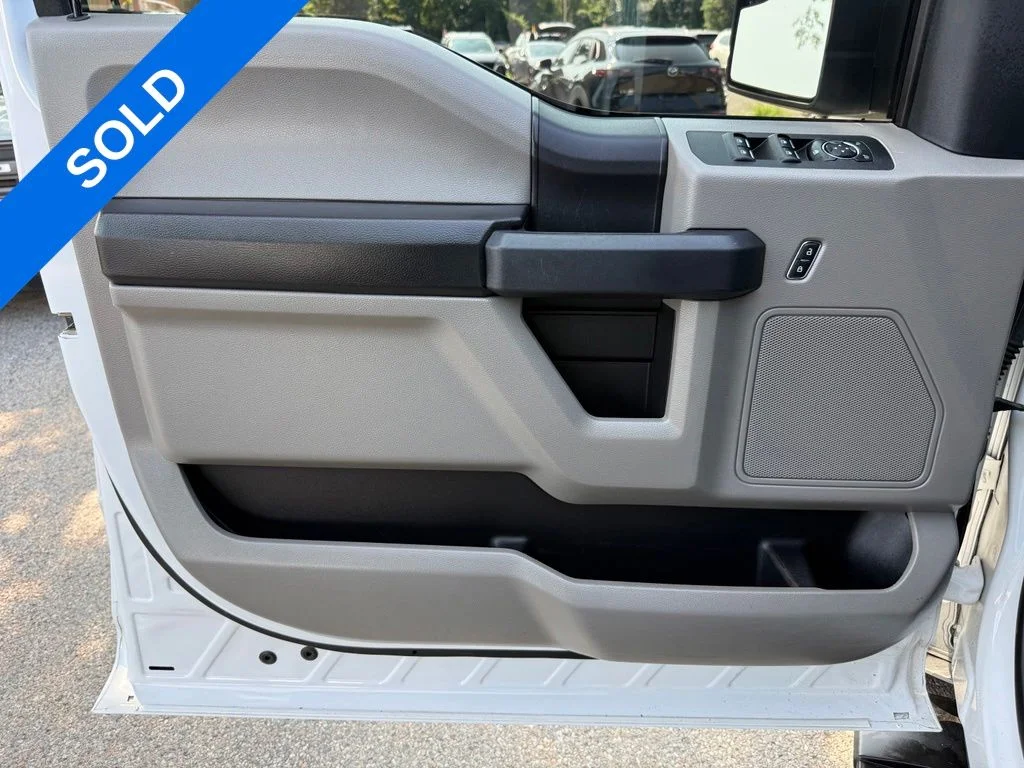 Used 2020 White Ford XL image 19