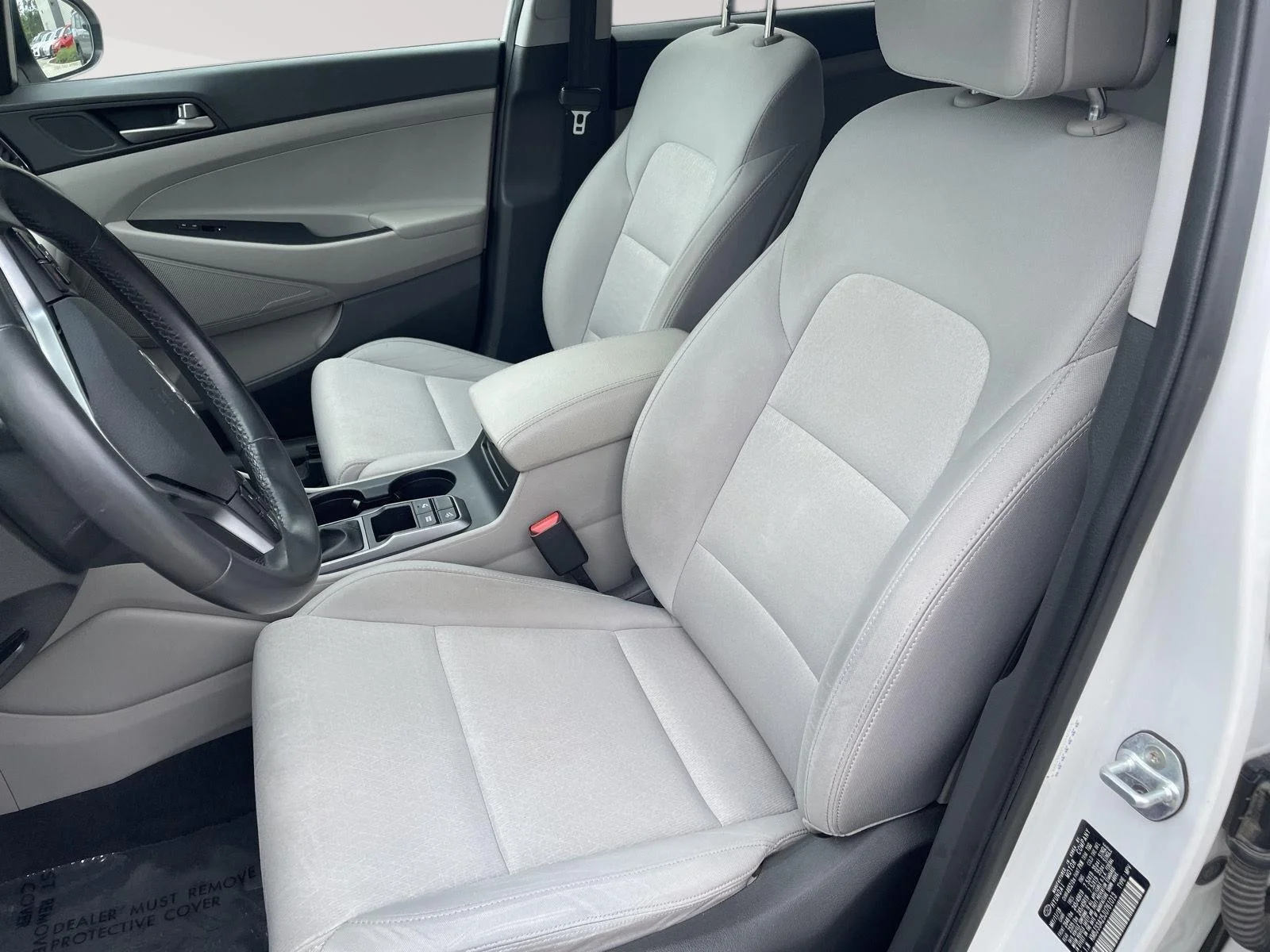 Used 2018 Dazzling White Hyundai Value image 4
