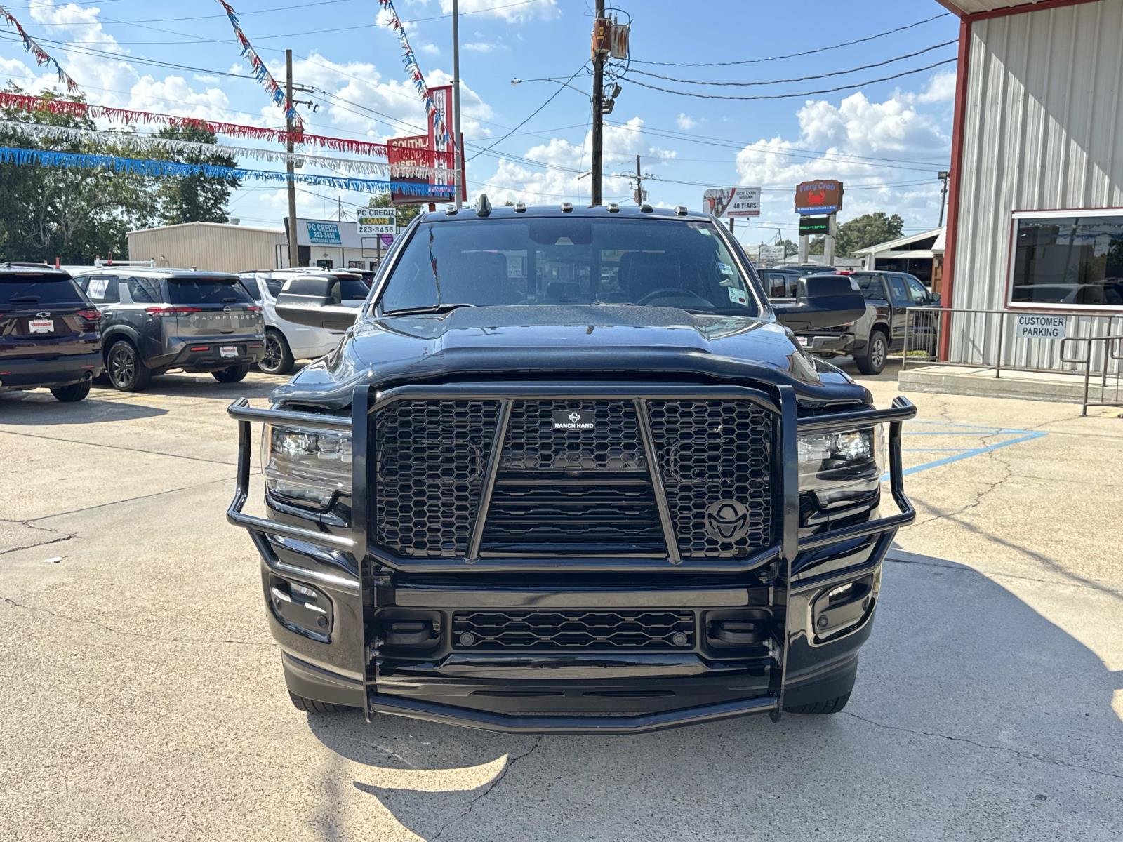Used 2022 Diamond Black Crystal Pearlcoat Ram Limited image 2