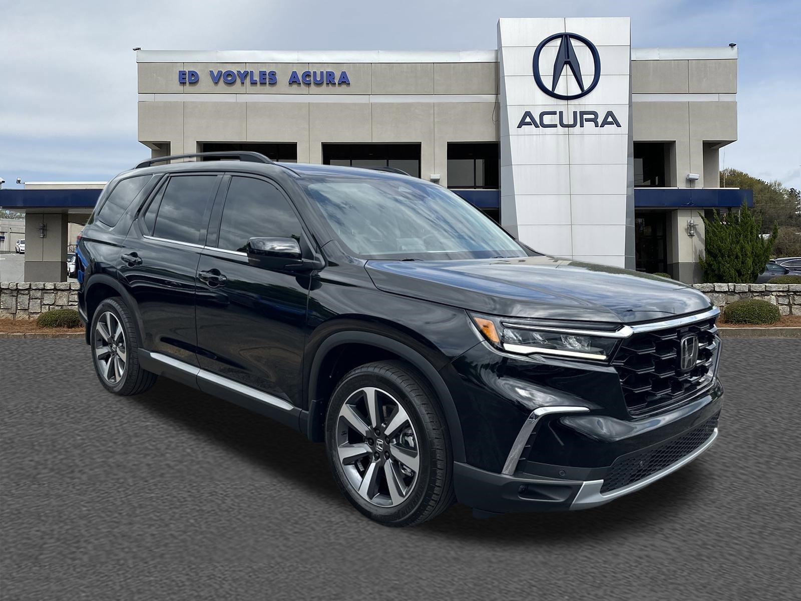 Used 2023 Crystal Black Pearl Honda Touring image 3