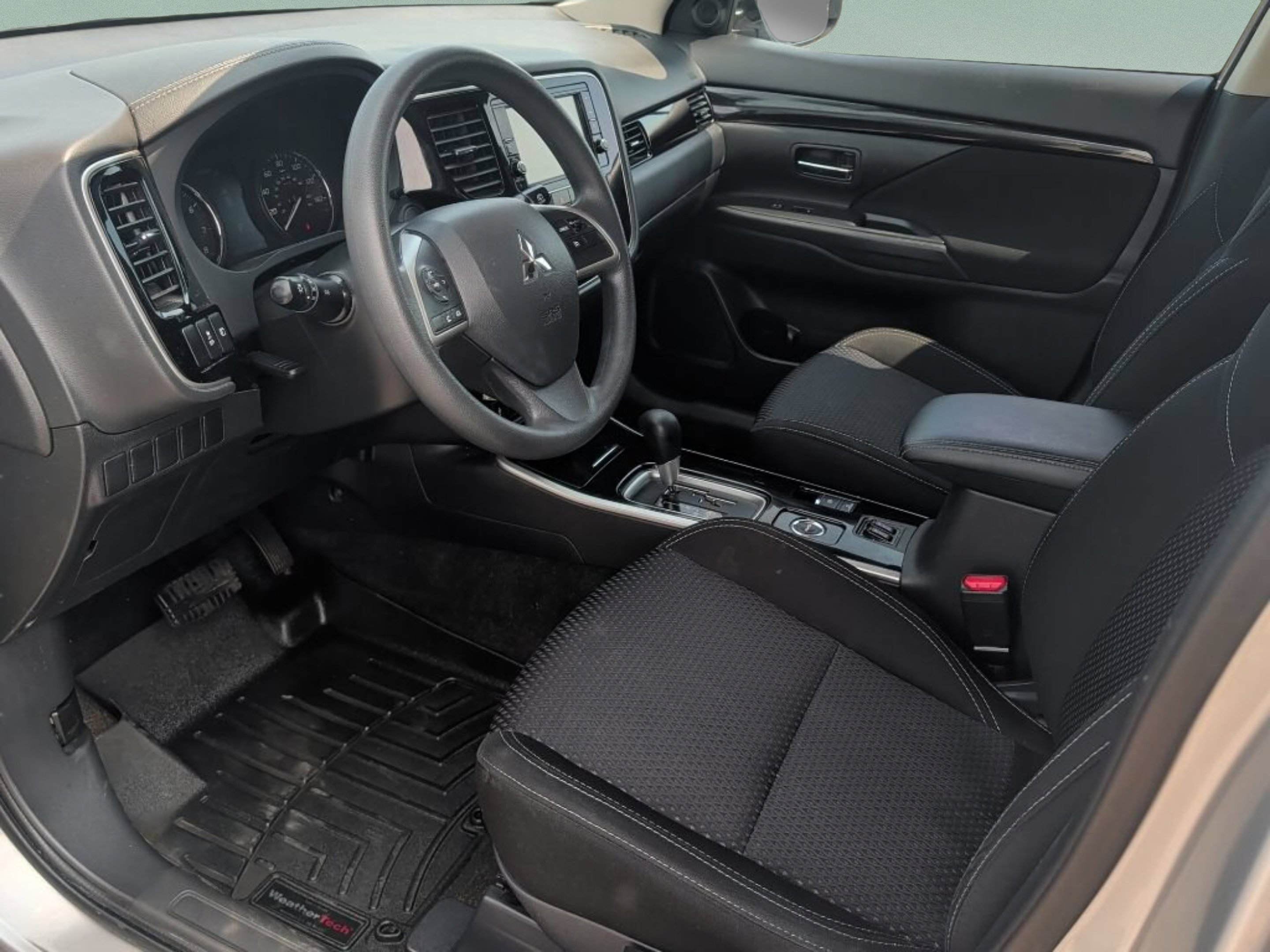 Used 2019 Silver Mitsubishi ES image 28