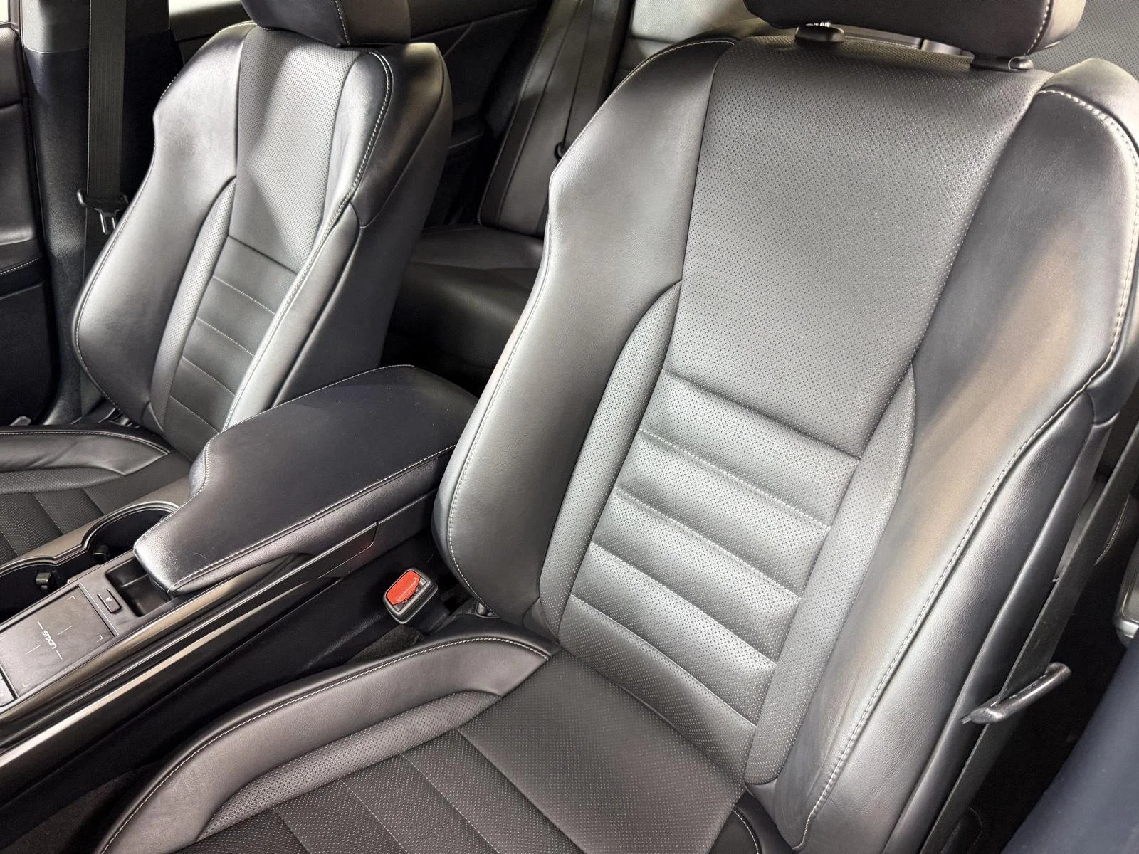 Used 2024 Infrared Lexus IS 350 F SPORT image 32
