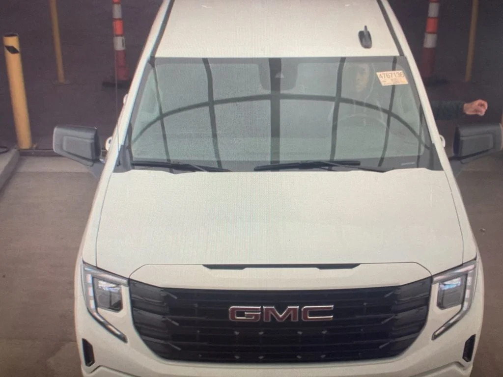 Used 2024 White GMC Elevation image 4