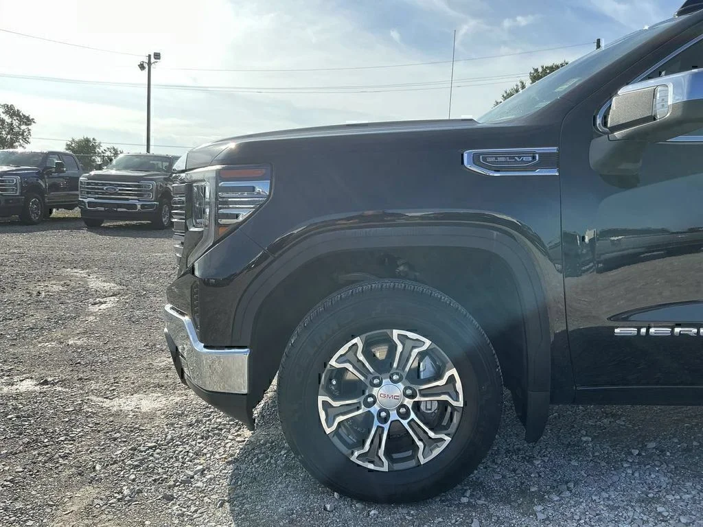 Used 2025 Onyx Black GMC SLT image 11