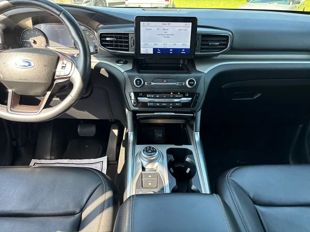 Used 2020 Black Ford XLT image 11